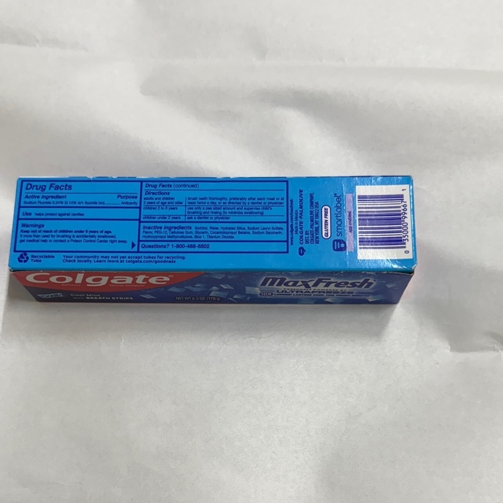Colgate MaxFresh Cool Mint Toothpaste - Picture 3 of 3
